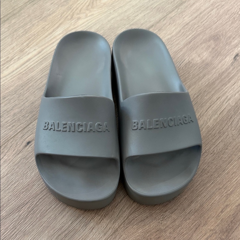 Balenciaga Matte Gray Embossed Logo Slide Sandals